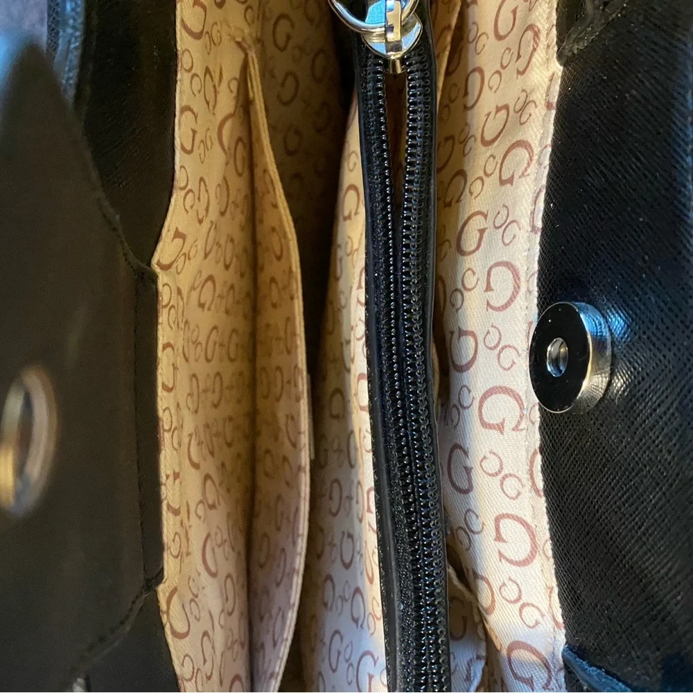 GUESS Black Saffiano Shoulder Bag with Silver Logo & Key Charm - Picture 3 of 3
